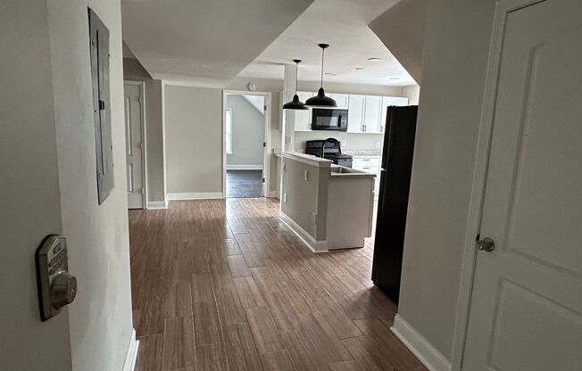 Recently Remodeled 1 Bedroom Apartment