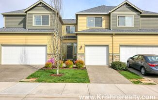 Lovely 3BR* 2.5 BA* Townhome in Hillsboro's Sequoia Village, Minutes from Streets of Tanasbourne**Excellent Location!**
