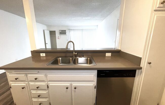 9711 Regent