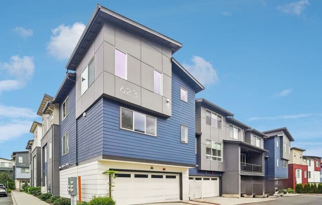 Deluxe Living Modern 3-bed 4-bath Townhouse