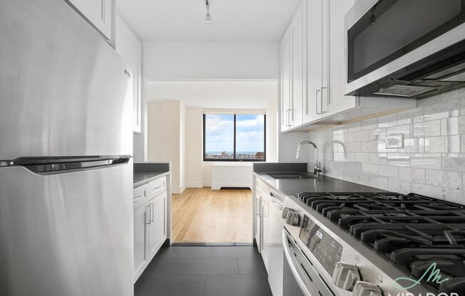 1 bed, 2.5 baths, $7,000, Unit 21K