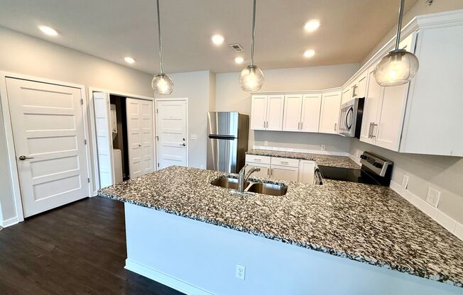 1 bed, 1 bath, 925 sqft, $1,395, Unit 202-3412 Dodge St
