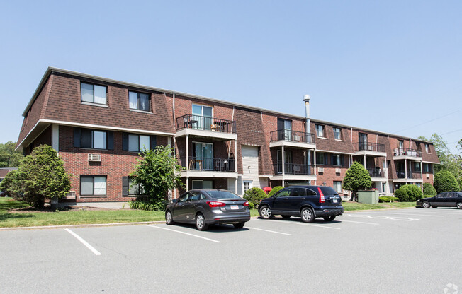 Welcome to Oak Ridge Village!