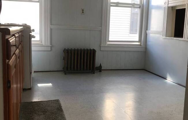 10 Lincoln Ave.