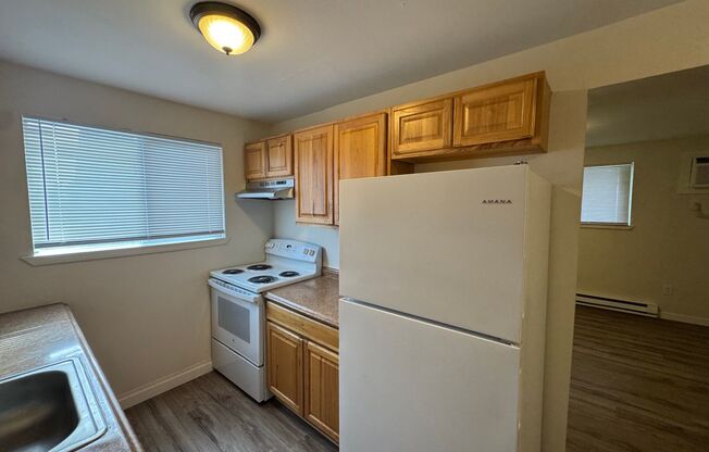 1 bed, 1 bath, $870, Unit Unit 6