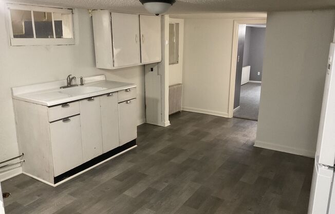 239 Park St W