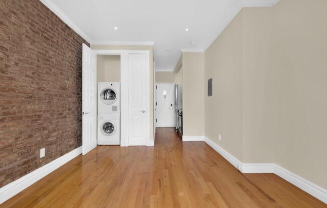 404 E 88 ST