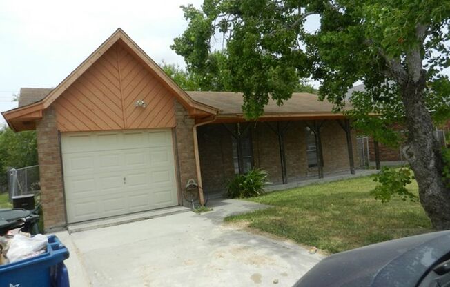 3br/2ba/1-car garage home, fenced yard