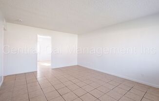 2 beds, 1 bath, 750 sqft, $1,150, Unit 3300 N Chester Apt A