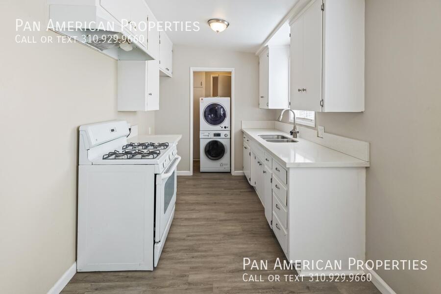 110 W MARKET ST