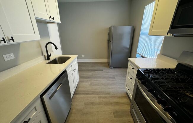 2 beds, 1 bath, $1,575, Unit 2609 -2