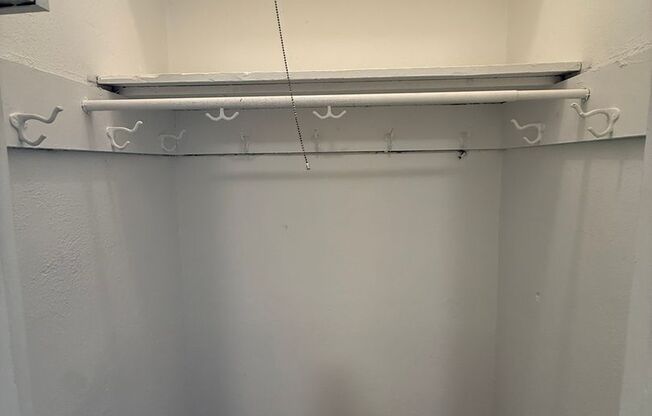 Studio, 1 bath, 295 sqft, $1,275, Unit Old King Edward 371