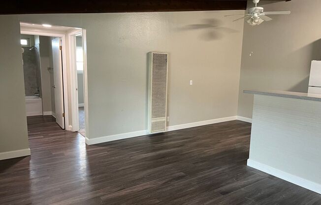 1 bed, 1 bath, 605 sqft, $1,200, Unit B40