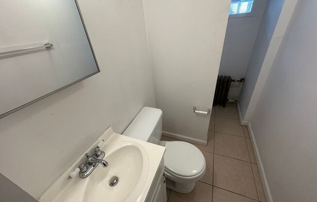 1 bed, 1 bath, 485 sqft, $969, Unit 410 S. Atlantic Ave. #A