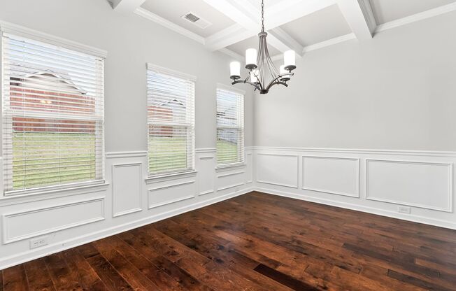 4 beds, 3 baths, $2,400