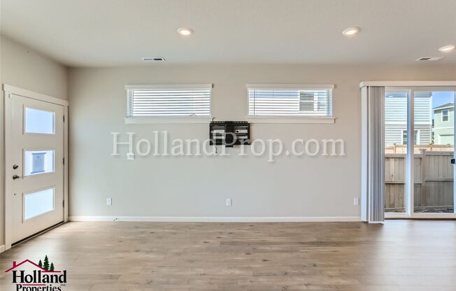 Gorgeous 3-Bedroom Single-Family Home with Fenced Yard!