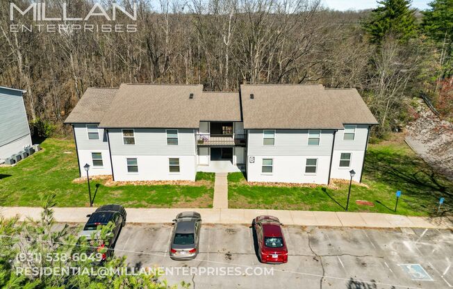 2 beds, 1 bath, 650 sqft, $975, Unit 100 Valley View Drive; Apt. B15