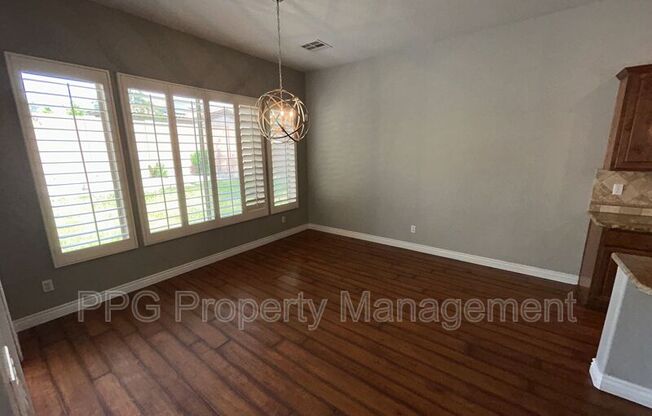 1748 W ALOE VERA DR