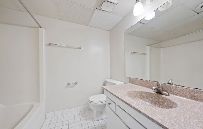 3 beds, 2 baths, $1,400, Unit Unit 202B