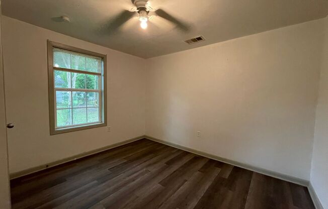 3 beds, 1 bath, $1,050