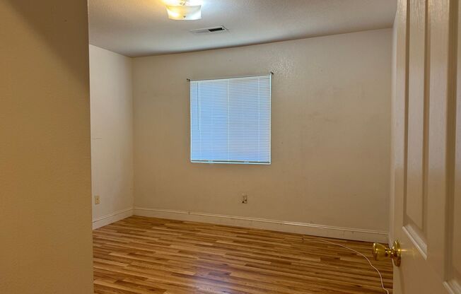 3 beds, 1 bath, $1,900