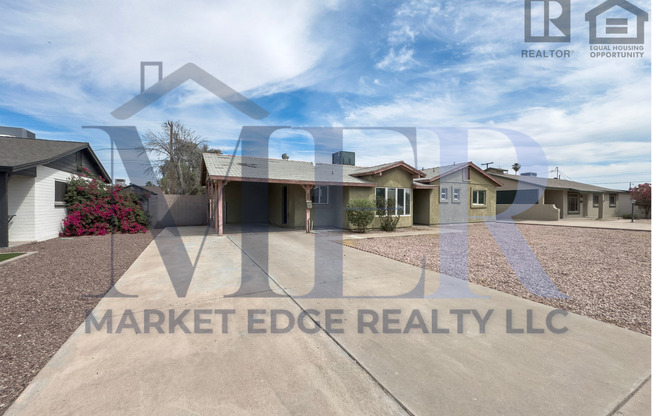 4Bed/2Bath House at Alma School Rd/Ray Rd! Ready for Immediate Move-In! -- FENCED-IN YARD! NO HOA!