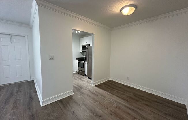 2 beds, 2 baths, 900 sqft, $1,995, Unit 302