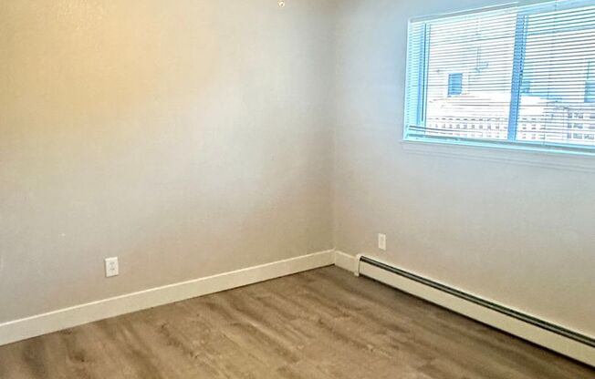 2 beds, 1 bath, 800 sqft, $1,195, Unit Unit 8