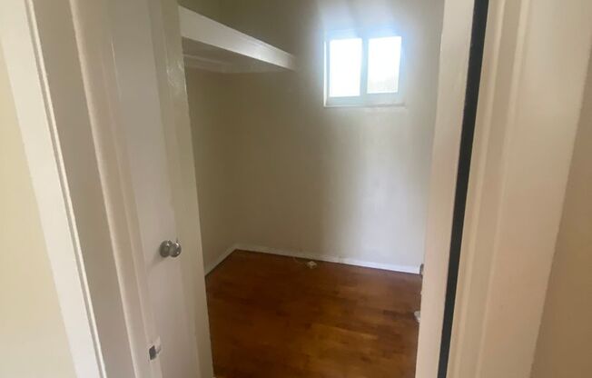 101 SE 16th Ave [Sky1822]