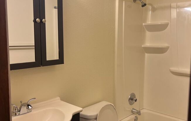3679 Oakview