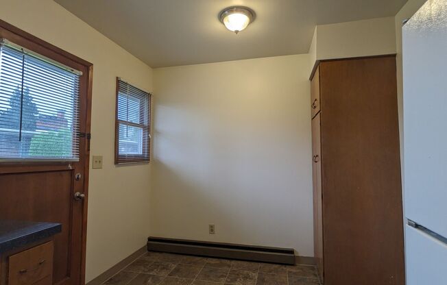 2 beds, 1 bath, 960 sqft, $1,445, Unit Tennessee-7433