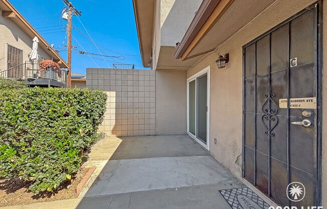 Charming 2BD/2BA Condo in El Cajon W/ A/C, W/D, Front/Back Patio, & Community Pool!