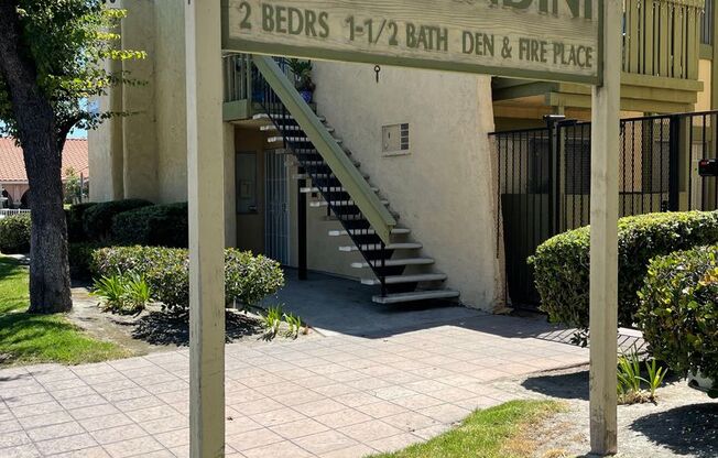 7531 Knott St. - Upstairs 2 Bed 1.5 Bath in Buena Park!