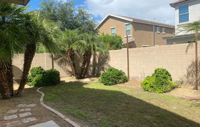 3 beds, 2.5 baths, $2,345