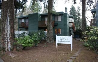 2 Bedroom Condo in Lake Oswego