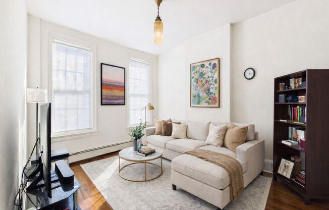 Spacious 2BR/1.5BTH House w/ W/D, Patio JUNE 10