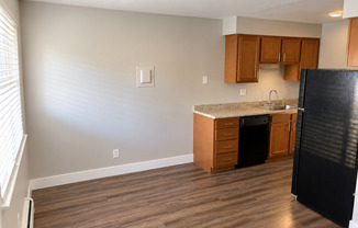 Charming, Small Lakewood Community - updated units, on site laundry, free parking!