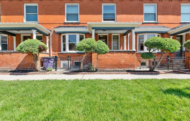 Stunning 3 Bed, 3 Bath Fully Renovated Townhome with Finished Basement in Lincoln Park — Minutes from MSU and Downtown Denver!