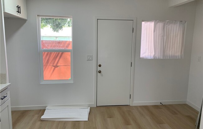 1209 W 40 PL