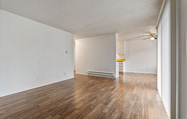 2 beds, 1 bath, 864 sqft, $1,349, Unit #10