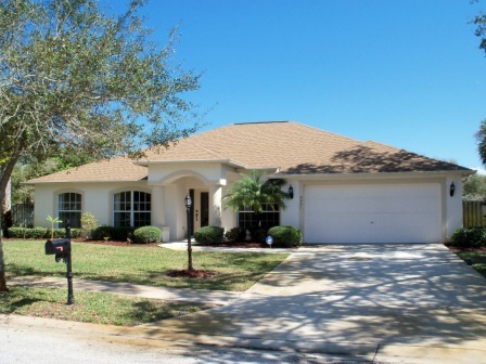 4BR/3 and half BA POOL HOME IN GATED COMMUNITY