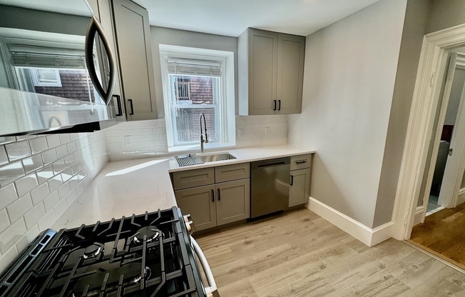 3 beds, 1 bath, 1,400 sqft, $2,900, Unit 2A