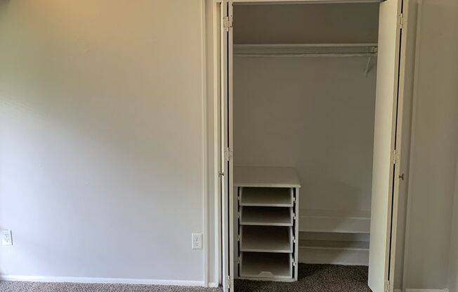 2 beds, 1 bath, 764 sqft, $900, Unit 57C