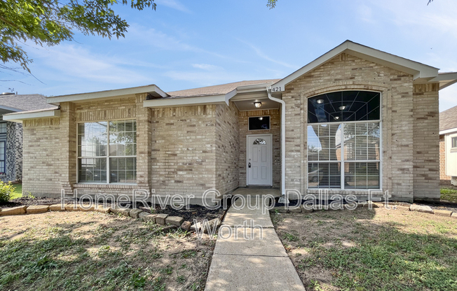 421 SURREY PL