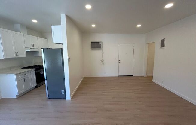 2211 N VERDUGO RD