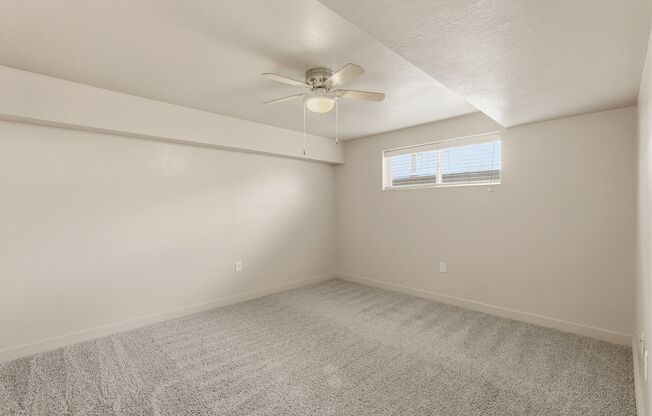 2 beds, 1 bath, 850 sqft, $1,250, Unit B-104