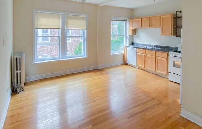 2 beds, 1 bath, 850 sqft, $1,850, Unit 2000-2C