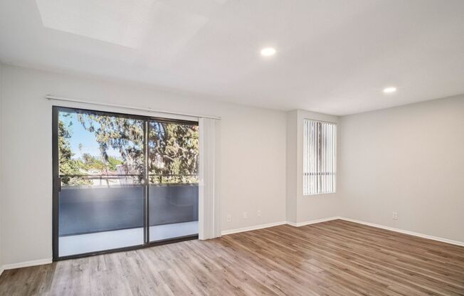 2 beds, 2 baths, 905 sqft, $1,948, Unit 103