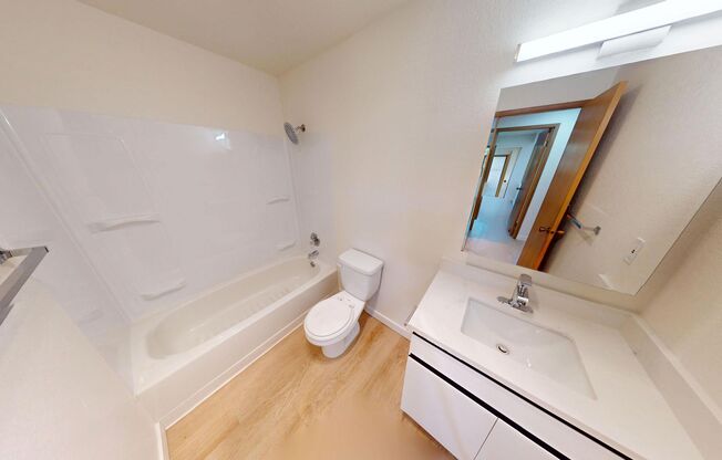 3 beds, 1.5 baths, 877 sqft, $2,583.33, Unit 303