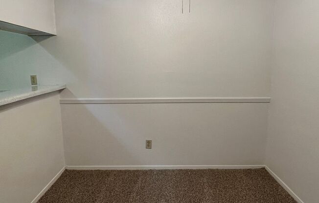 2 beds, 1 bath, 832 sqft, $1,150, Unit 506